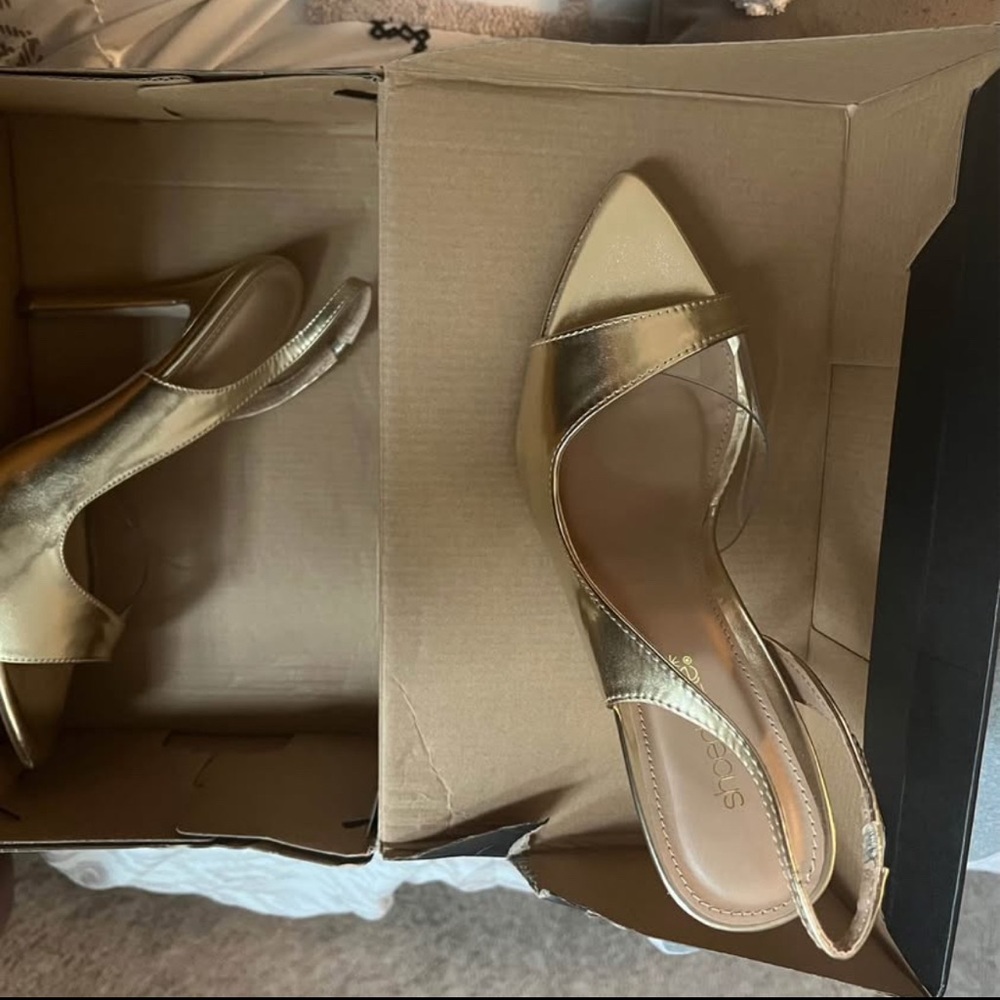Shoe Dazzle Gold Strappy Heels